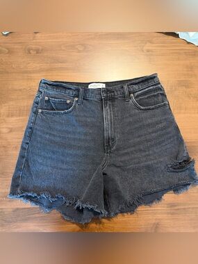 Abercrombie & Fitch Black High-Rise Dad Shorts
